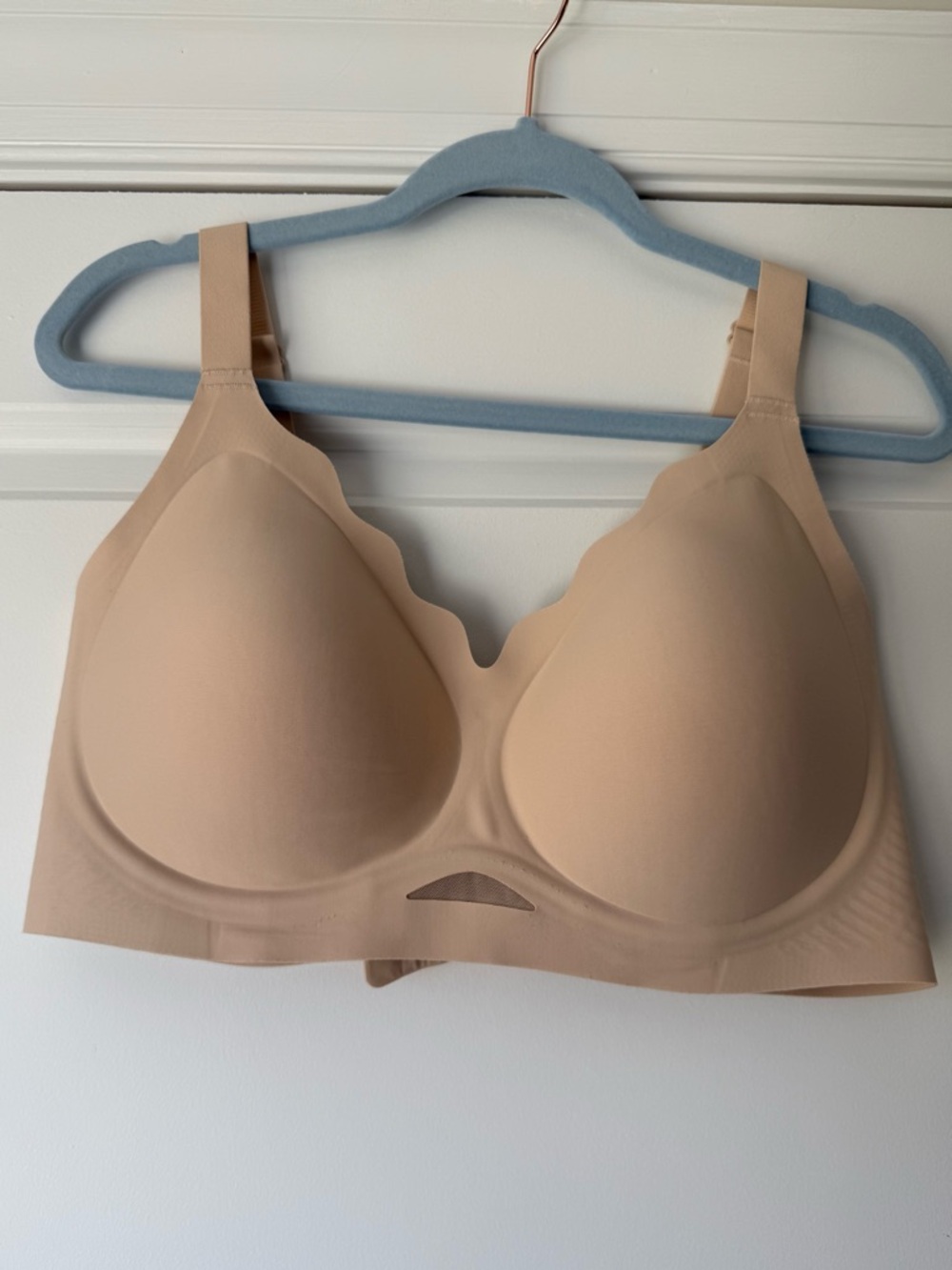 Jelly Bra, Wireless Nylon-Spandex, Beige Neutral Tone, Gel-feel Cups, 40C